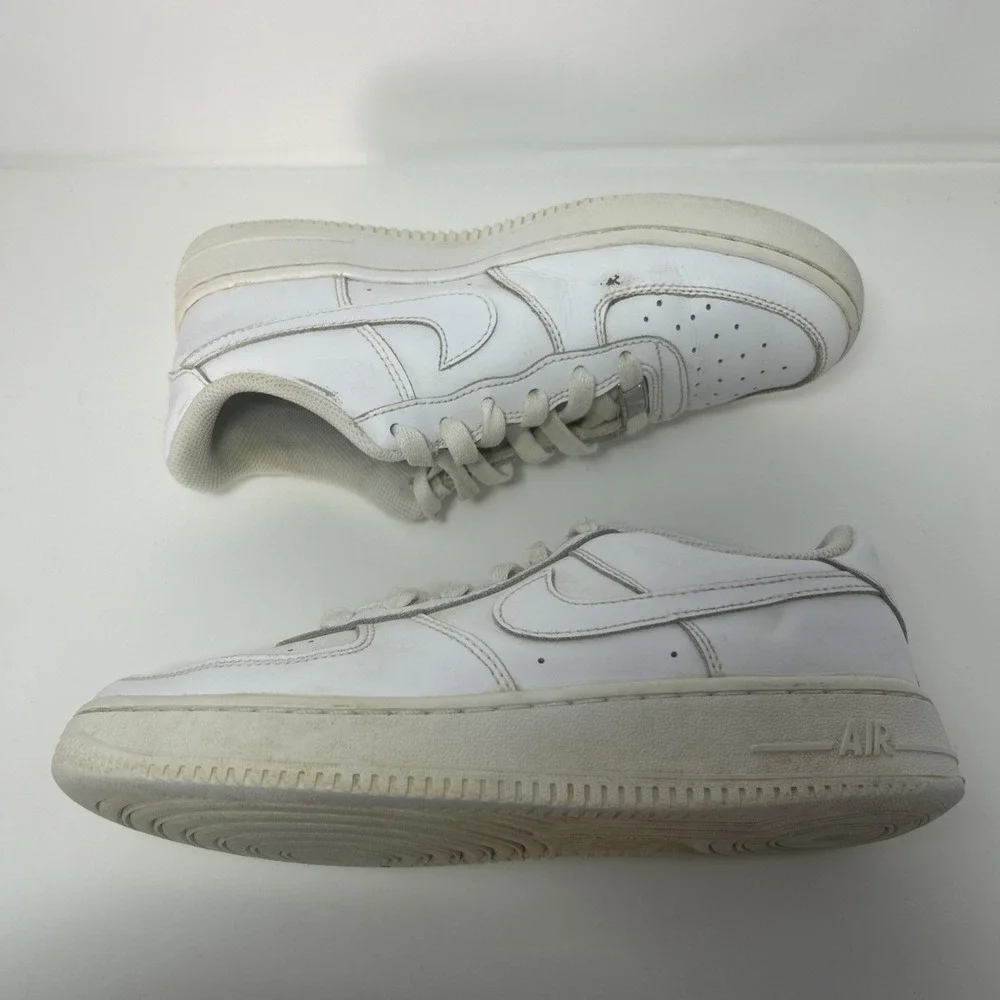 Nike Air Force 1 '07' Low‎ Top Sneakers Youth Size 5.5 – White Leather Retro